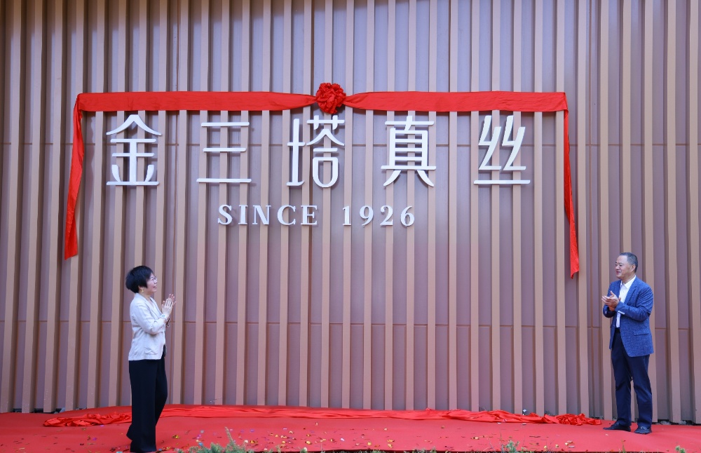 1778571951566832 2