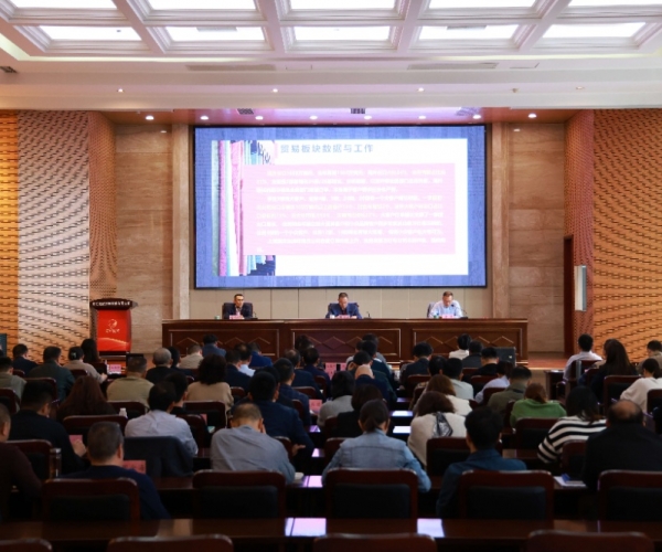稳扎稳打，持续开拓奋进； 思路创新，力求优质发展