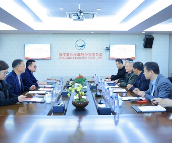 中国纺织品进出口商会曹甲昌会长一行来访调研 深入调研外贸走势，携手探寻前行新径